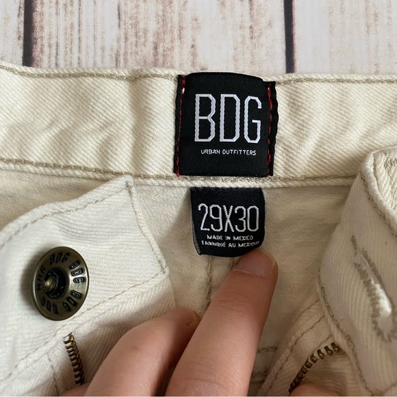 White/cream BDG carpenter style white paint splatter jeans - Picture 5 of 8